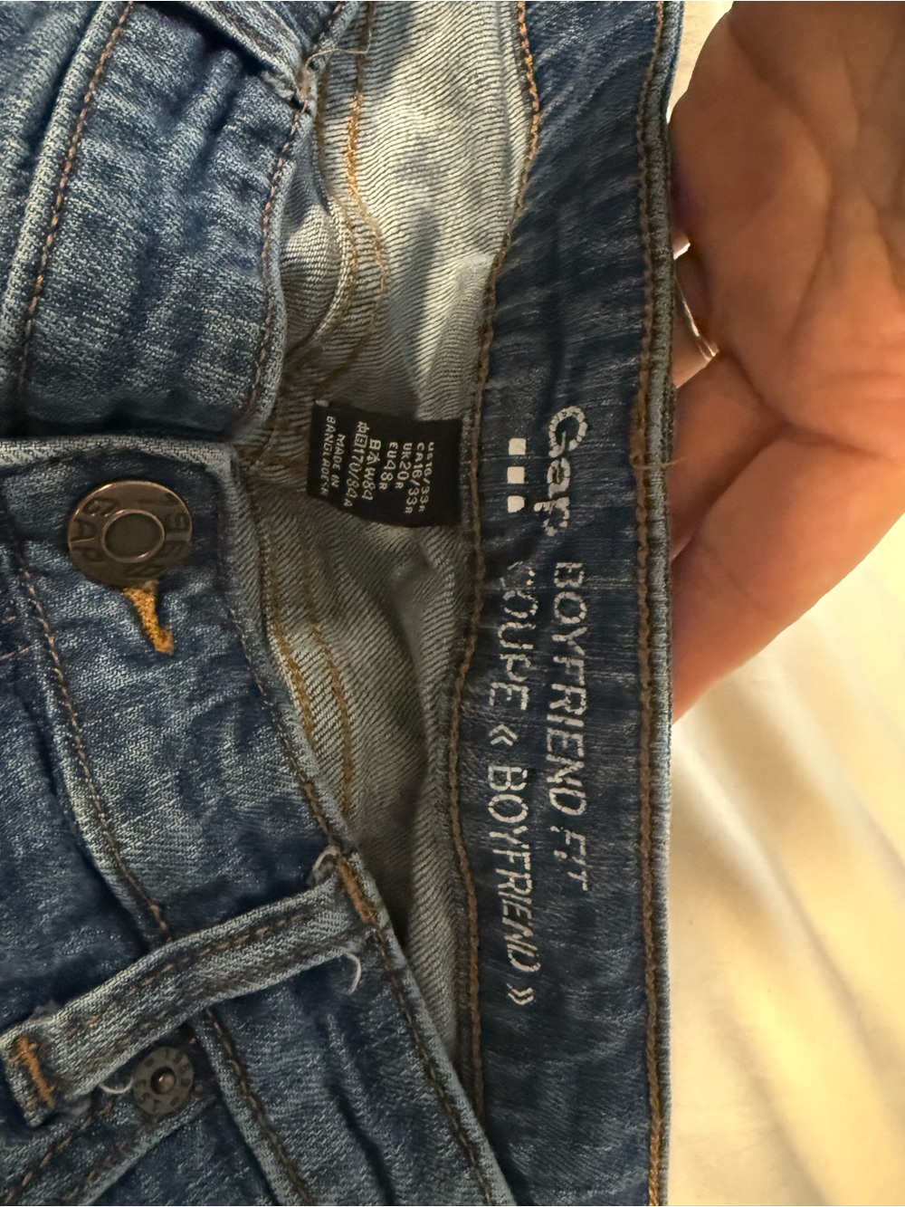 GAP Boyfriend Fit Jeans in Medium Blue Wash